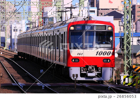 快走する1000形快特 26856053