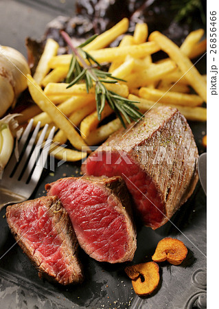 和牛　もも肉レアステーキ 26856466