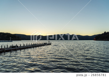 芦ノ湖夕景（神奈川） 26856781