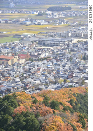 【滋賀県】近江八幡・秋の市街地風景(住宅街) 【滋賀県】近江八幡・秋の市街地風景(住宅街) 26858660
