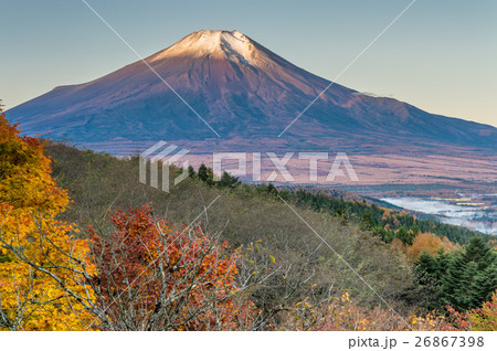 忍野村二十曲峠からの富士秋景 忍野村二十曲峠からの富士秋景 26867398