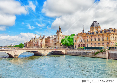 Registry of the Paris Commercial Court Registry of the Paris Commercial Court 26870947