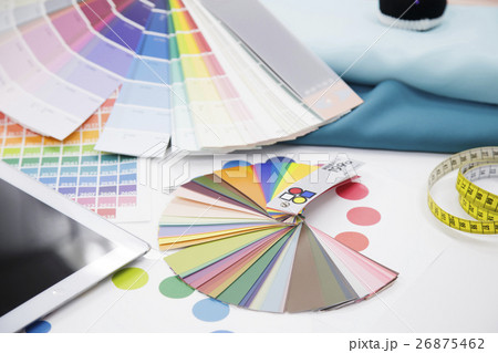 アパレル　デザイン　ビジネス　会議　打ち合わせ　ファッション　オフィス　デザイナー　ミーティング 26875462