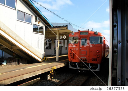 旅の途中、車窓から朱色のキハ40 1758。 旅の途中、車窓から朱色のキハ40 1758。 26877523
