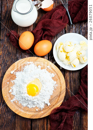 flour,milk, butter and eggs 26879051