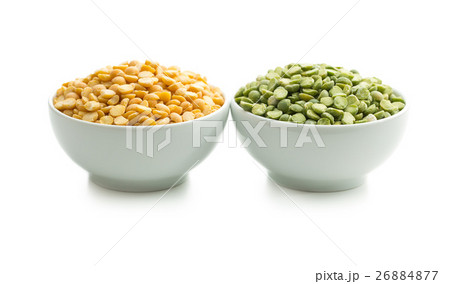 Green and yellow split peas. 26884877