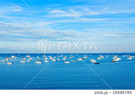 フランスの避暑地Port-Mer-Cancaleの水辺の風景 26886789