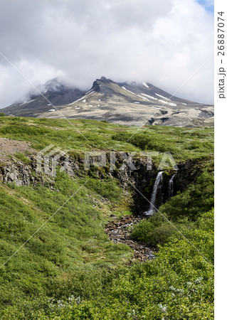 Aproaching the volcano 26887074