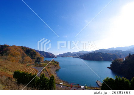 晩秋の宮ケ瀬湖 紅葉 2016 c 晩秋の宮ケ瀬湖 紅葉 2016 c 26895368