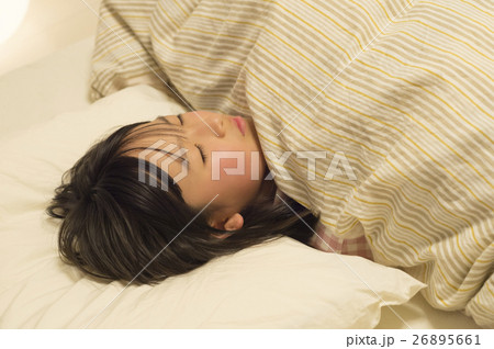 眠る女の子 26895661