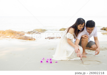 Asian beautiful couple Asian beautiful couple 26902218