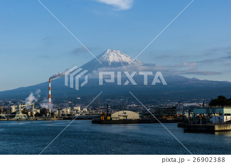 田子の浦港からの富士山 26902388