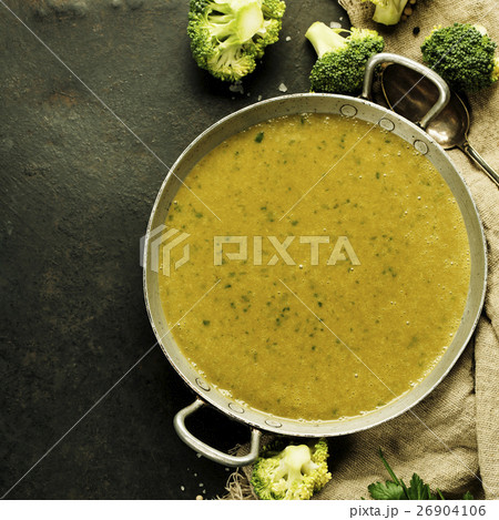 broccoli soup puree 26904106