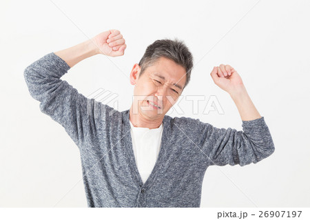 肩こりの男性 肩こりの男性 26907197