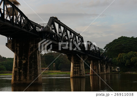 タイ国カンチャナブリーのクウェー川鉄橋(River Kwai Bridge in Thailand) タイ国カンチャナブリーのクウェー川鉄橋(River Kwai Bridge in Thailand) 26911038