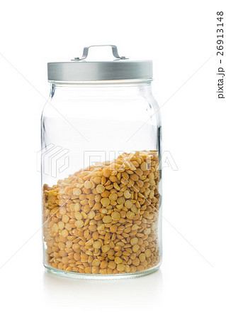 Yellow split peas in jar. Yellow split peas in jar. 26913148