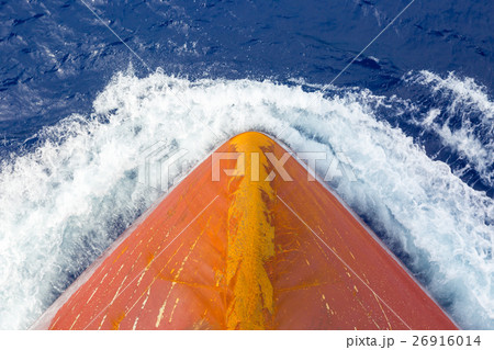 Rusty bulb in the blue ocean. 26916014