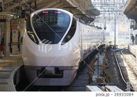 東京駅に停車をする常磐線特急ひたち号 26935084
