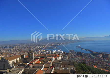 サンテルモ城からのイタリア ナポリの景色 ナポリ湾やナポリ市街地 の写真素材