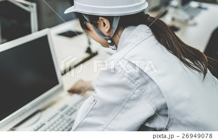 作業着の女性 作業着の女性 26949078