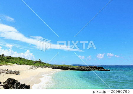 沖縄　宮古島の青空と青い海 26960799