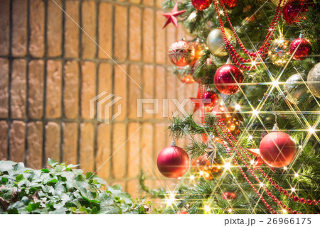 クリスマスツリー 背景 素材 （クロスフィルター使用） 26966175