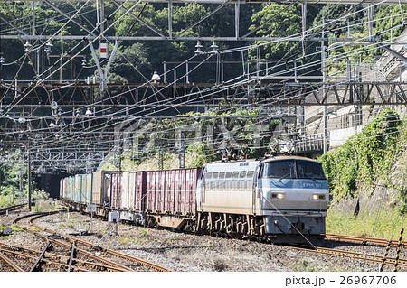 貨物列車 Ef66 コンテナ 熱海駅の写真素材