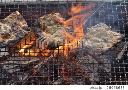 鶏もも肉のバーベキューの写真素材