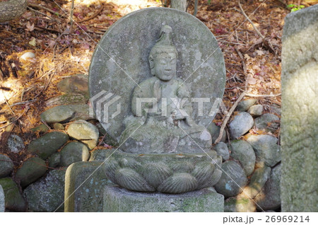 信州の文化財 名工 守屋貞治の石仏 上赤須の聖観世音菩薩像 全景横(長野県駒ケ根市) 信州の文化財 名工 守屋貞治の石仏 上赤須の聖観世音菩薩像 全景横(長野県駒ケ根市) 26969214