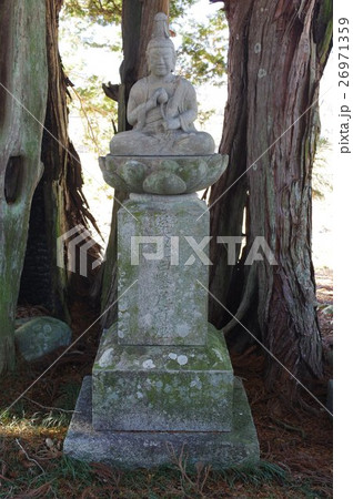 信州の文化財 名工 守屋貞治の石仏 聖観世音菩薩像 白峰尼 全景(長野県駒ヶ根市福岡東) 信州の文化財 名工 守屋貞治の石仏 聖観世音菩薩像 白峰尼 全景(長野県駒ヶ根市福岡東) 26971359