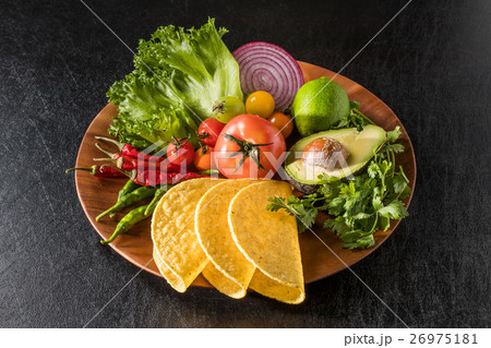 タコスセット　メキシコ料理　 Mexican food tacos 26975181