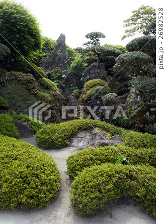 日本庭園　三尊石　蓬莱山　佐多美舟庭園 26982528