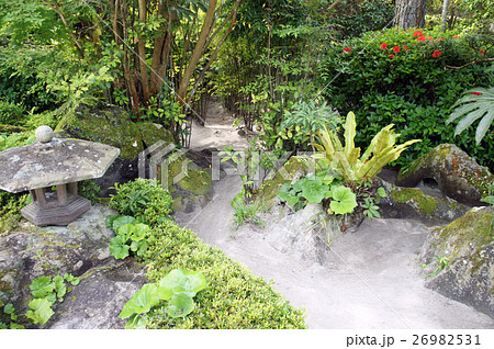 日本庭園　三尊石　蓬莱山　佐多美舟庭園 26982531