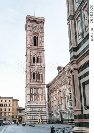 Giotto's Campanile on piazza del Duomo in morning Giotto's Campanile on piazza del Duomo in morning 26983026
