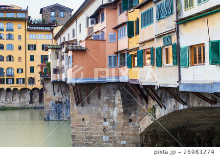 houses on ponte vecchio in Florence city in autumn 26983274