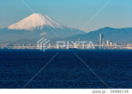 海ほたるから富士山を望む 26986136