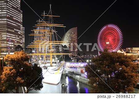 日本丸とよこはまコスモワールド(夜景) 26988217