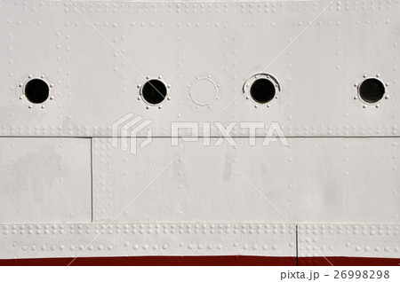 ならんだ丸窓 26998298