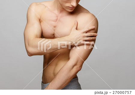 Man with pain problems 27000757