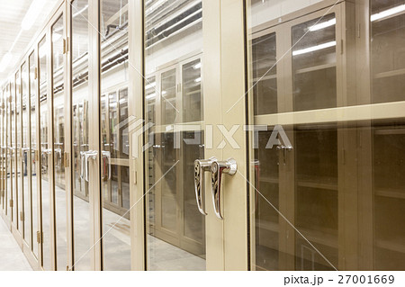 Empty metal cabinets Empty metal cabinets 27001669