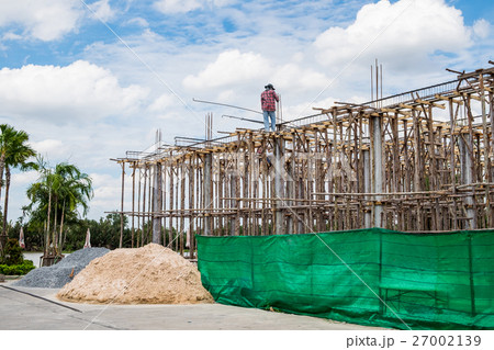 Construction work with wood steel mortar Construction work with wood steel mortar 27002139