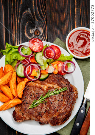Roasted organic shin of beef meat Roasted organic shin of beef meat 27002778