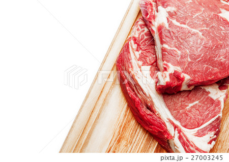 Uncooked organic shin of beef meat 27003245