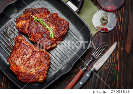 Roasted organic shin of beef meat Roasted organic shin of beef meat 27003818