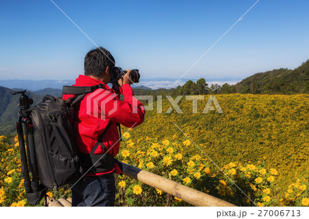 Photographer take a photo for The road 27006713