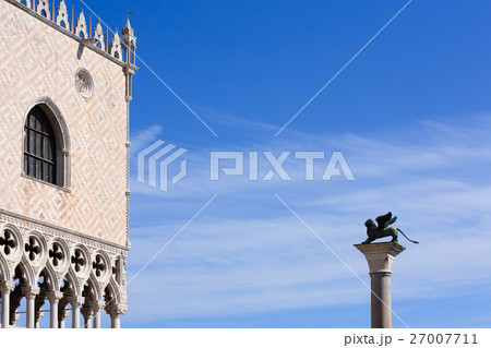 Doge's Palace view, Italy 27007711