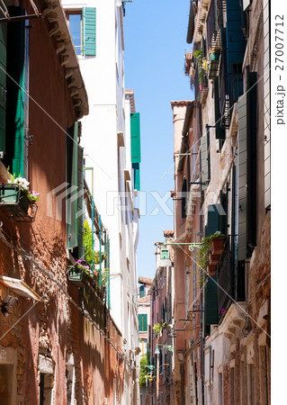 Narrow street from Venice, Italy 27007712