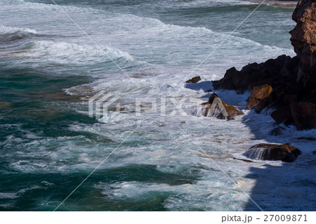 Water, waves and cliff rocks in Atlantic ocean Water, waves and cliff rocks in Atlantic ocean 27009871