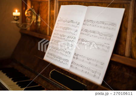 Old Piano with Notes 27010611