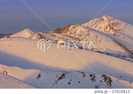 mountain landscape in winter 27010812